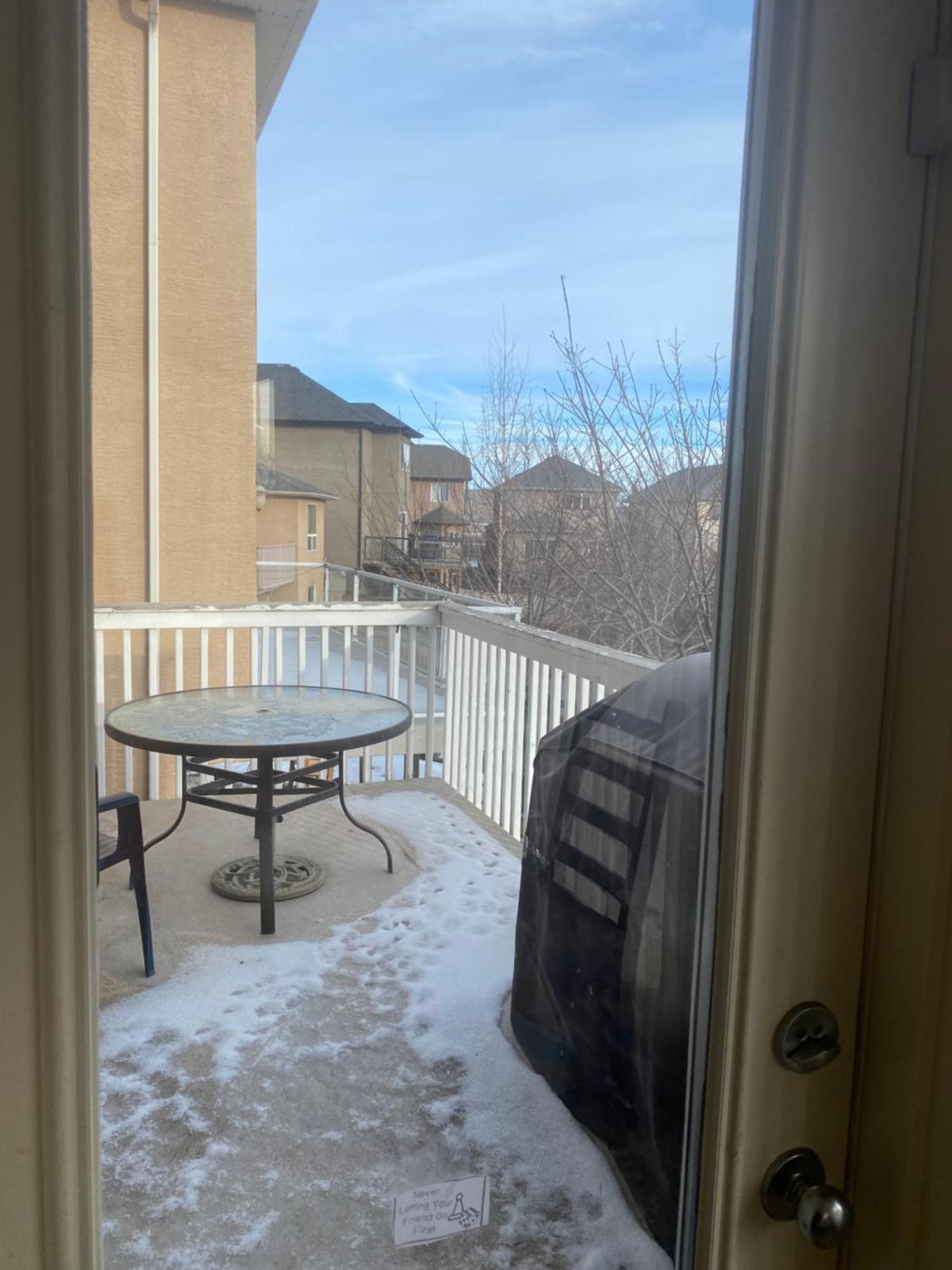 Homestay Small2 Calgary